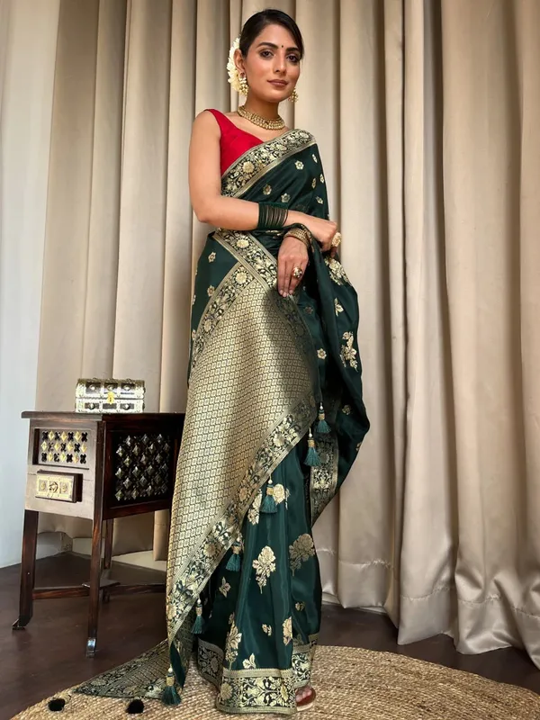 Green_Banarasi_Silk_Traditional_Wear_Saree