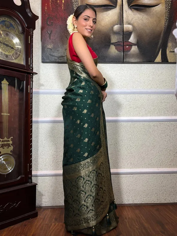 Green_Banarasi_Silk_Traditional_Wear_Saree