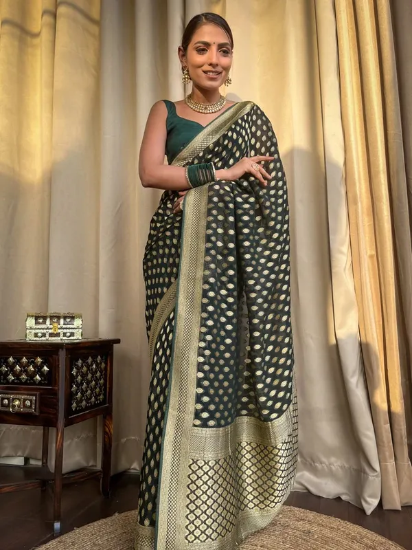 Green_Banarasi_Silk_Traditional_Wear_Saree
