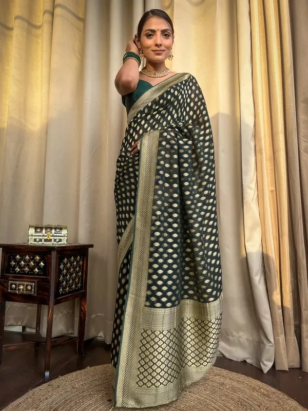 Green_Banarasi_Silk_Traditional_Wear_Saree