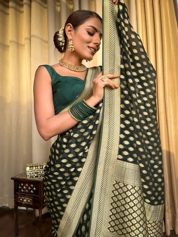 Green_Banarasi_Silk_Traditional_Wear_Saree