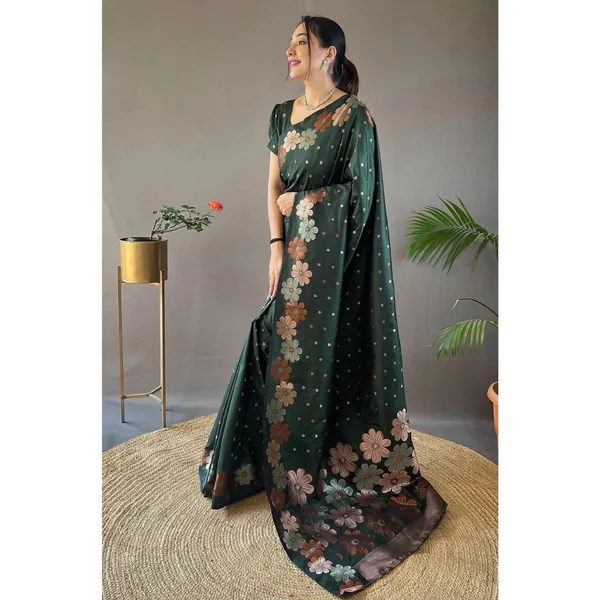 Green_Banarasi_Silk_Traditional_Wear_Saree
