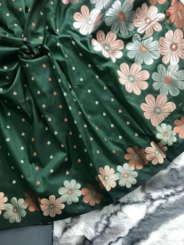 Green_Banarasi_Silk_Traditional_Wear_Saree