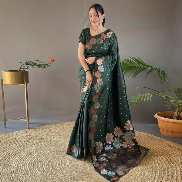 Green_Banarasi_Silk_Traditional_Wear_Saree