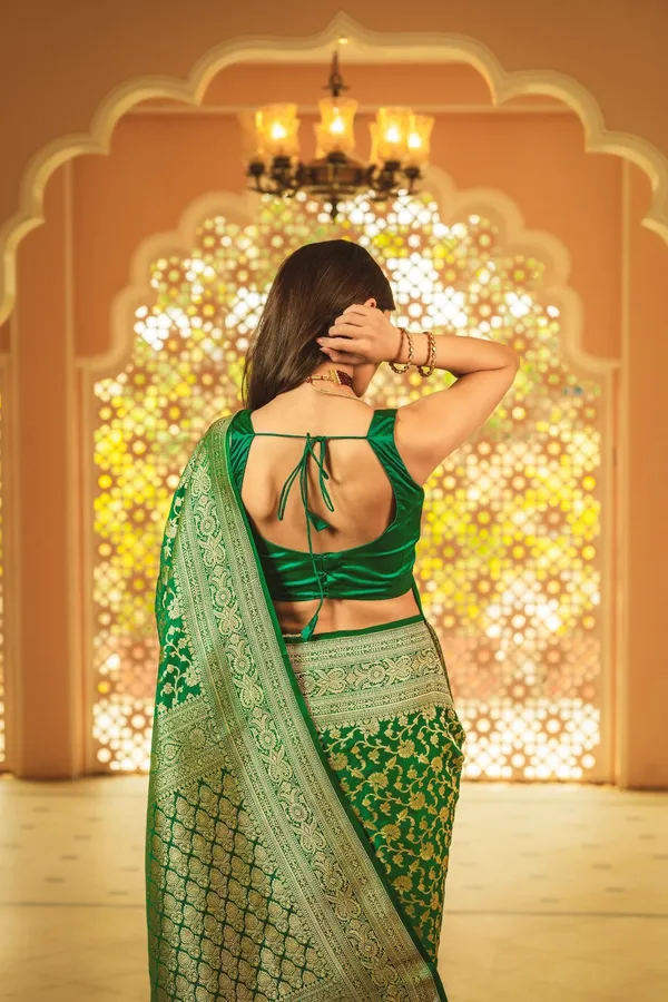 Green_Banarasi_Silk_Traditional_Wear_Saree