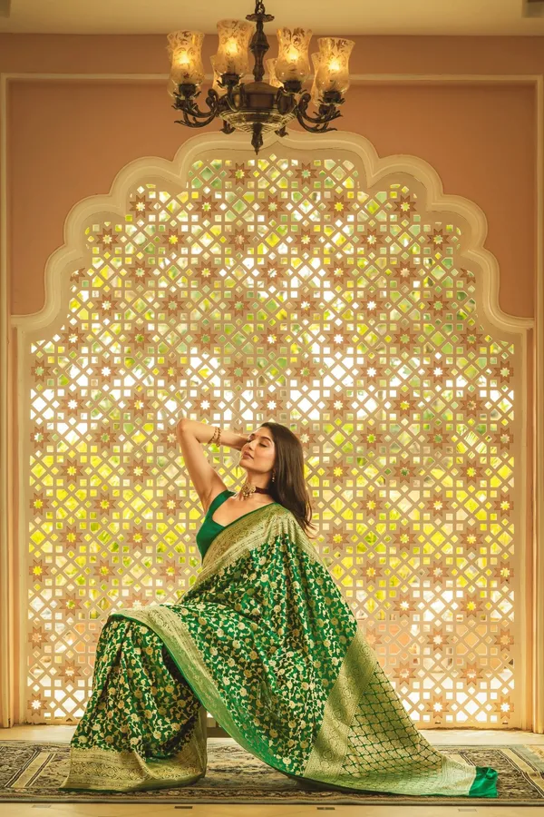 Green_Banarasi_Silk_Traditional_Wear_Saree