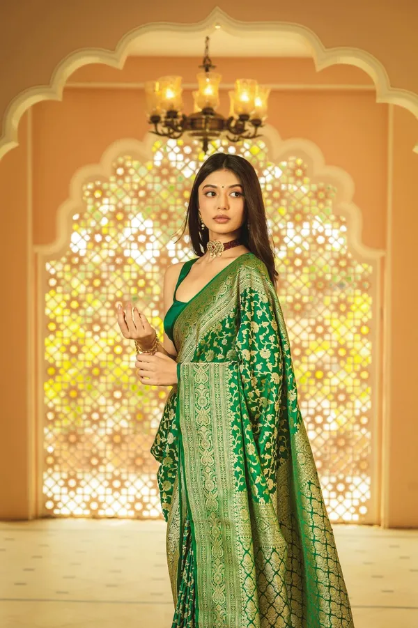 Green_Banarasi_Silk_Traditional_Wear_Saree