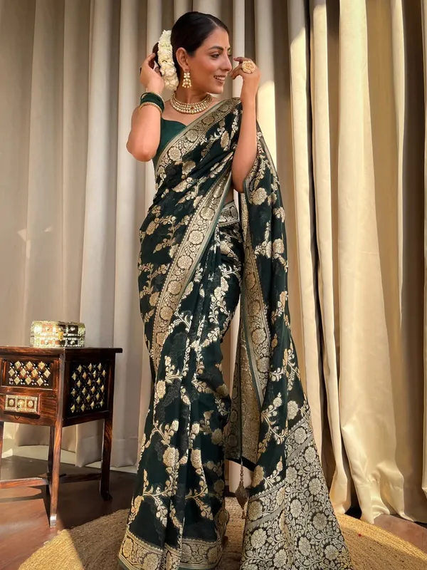 Green_Banarasi_Silk_Traditional_Wear_Saree