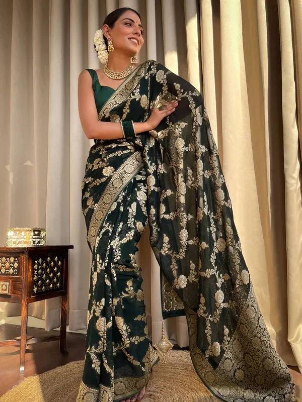 Green_Banarasi_Silk_Traditional_Wear_Saree