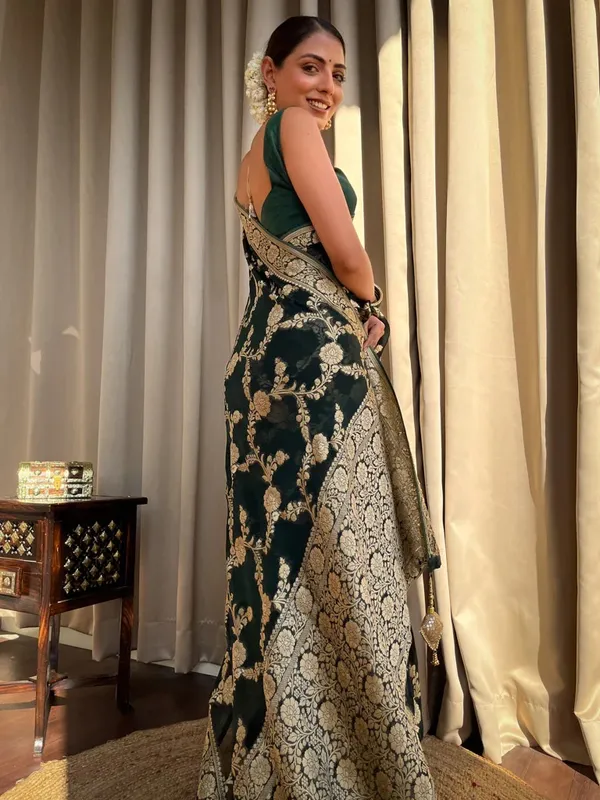 Green_Banarasi_Silk_Traditional_Wear_Saree