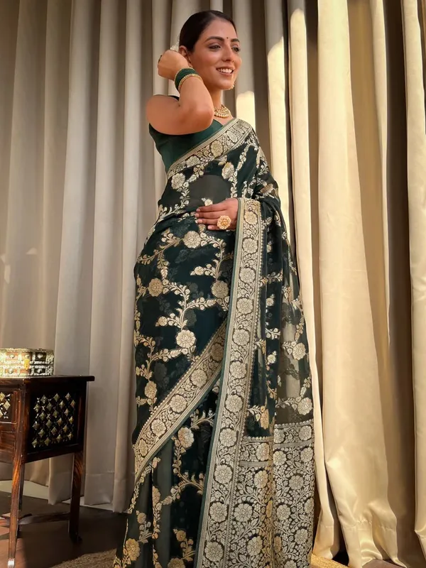 Green_Banarasi_Silk_Traditional_Wear_Saree