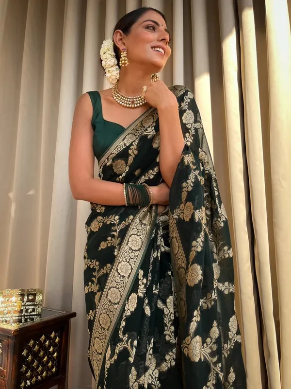 Green_Banarasi_Silk_Traditional_Wear_Saree