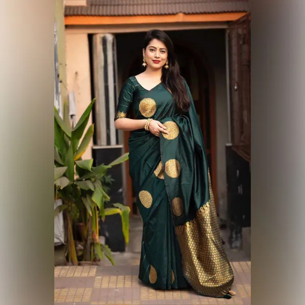 Green_Banarasi_Silk_Traditional_Wear_Saree