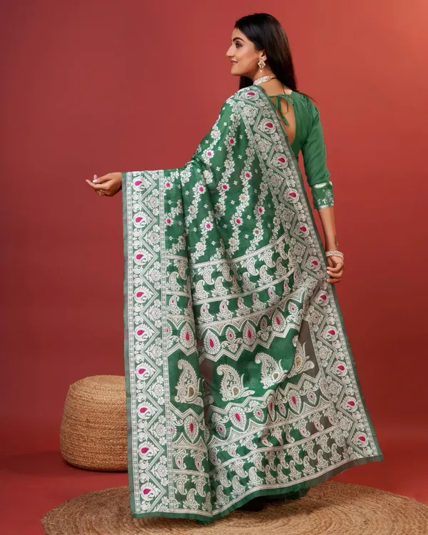 Green_Banarasi_Silk_Traditional_Wear_Saree