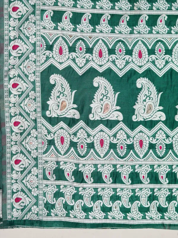 Green_Banarasi_Silk_Traditional_Wear_Saree