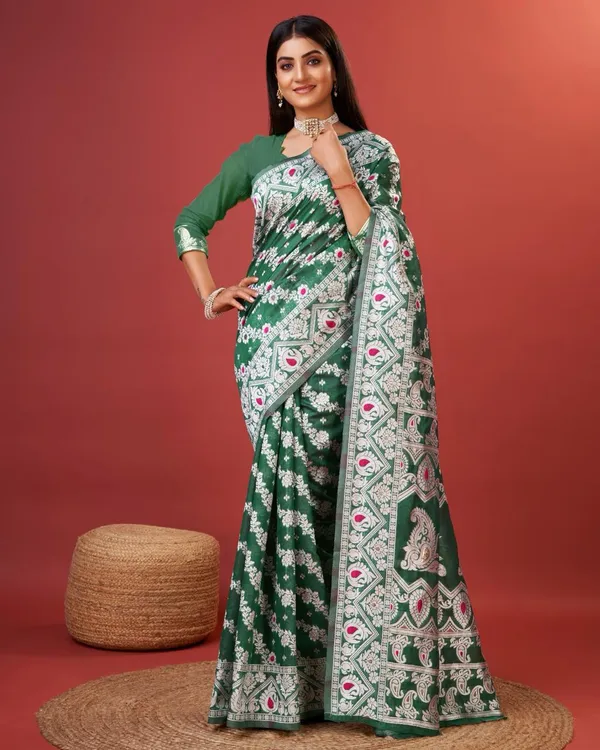 Green_Banarasi_Silk_Traditional_Wear_Saree