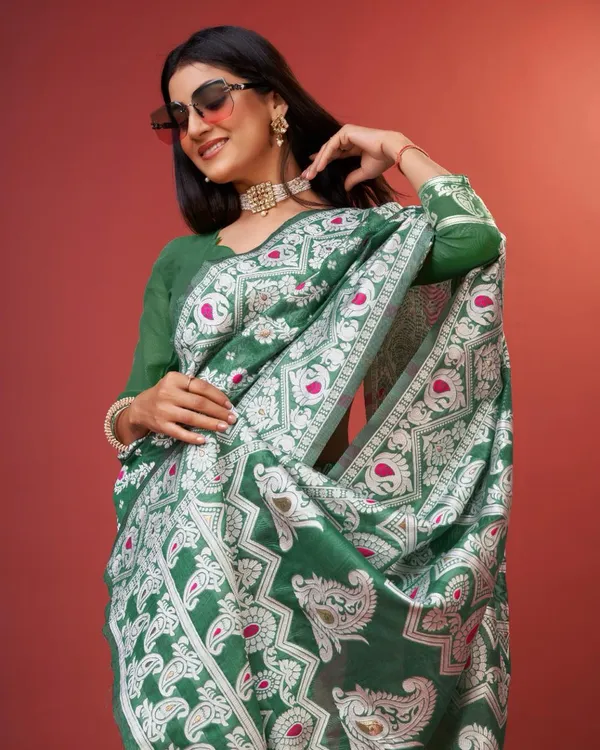 Green_Banarasi_Silk_Traditional_Wear_Saree
