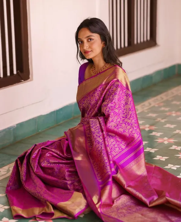 Pink_Banarasi_Silk_Traditional_Wear_Saree