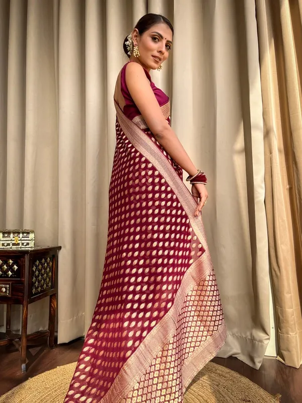 Maroon_Banarasi_Silk_Traditional_Wear_Saree