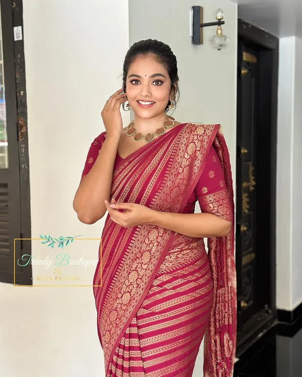 Maroon_Banarasi_Silk_Traditional_Wear_Saree