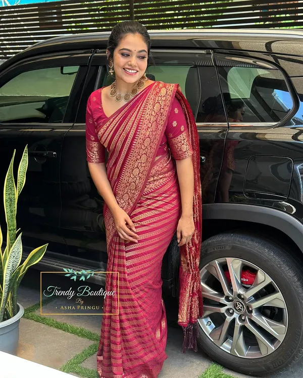 Maroon_Banarasi_Silk_Traditional_Wear_Saree
