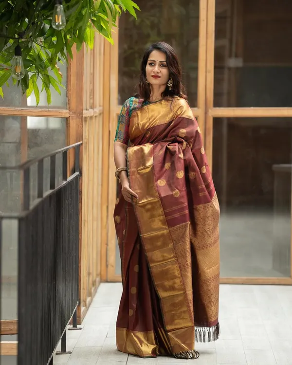 Maroon_Banarasi_Silk_Traditional_Wear_Saree