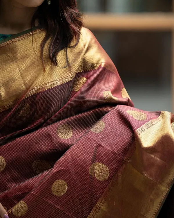 Maroon_Banarasi_Silk_Traditional_Wear_Saree