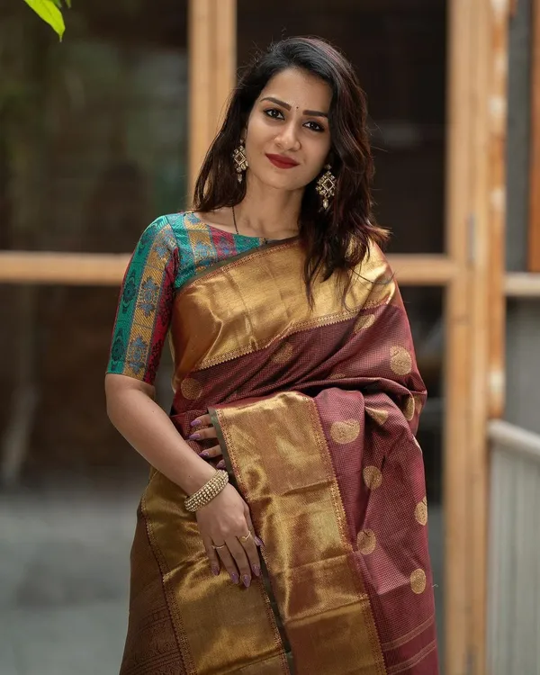 Maroon_Banarasi_Silk_Traditional_Wear_Saree