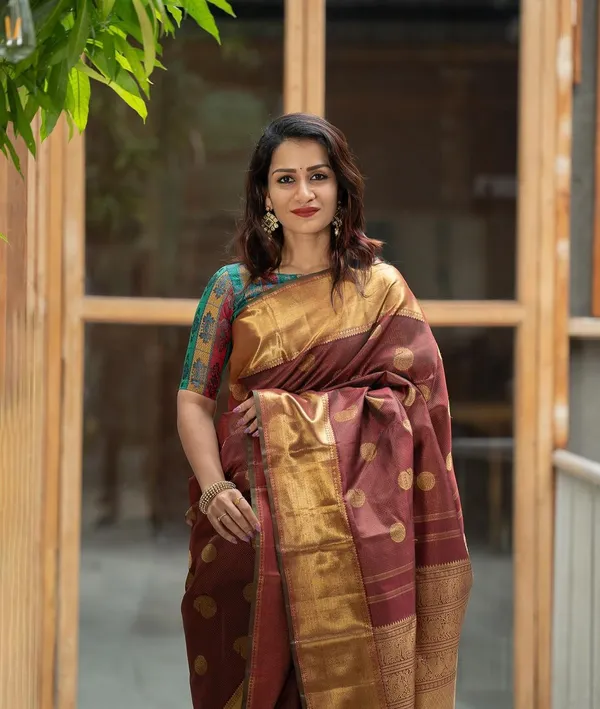 Maroon_Banarasi_Silk_Traditional_Wear_Saree