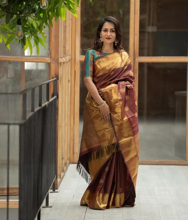 Maroon_Banarasi_Silk_Traditional_Wear_Saree