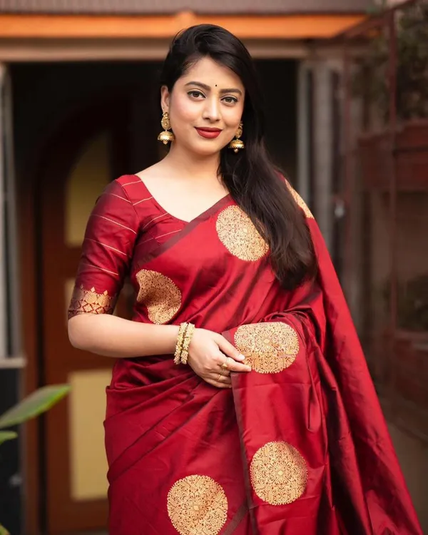 Maroon_Banarasi_Silk_Traditional_Wear_Saree