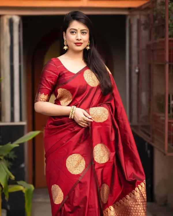 Maroon_Banarasi_Silk_Traditional_Wear_Saree