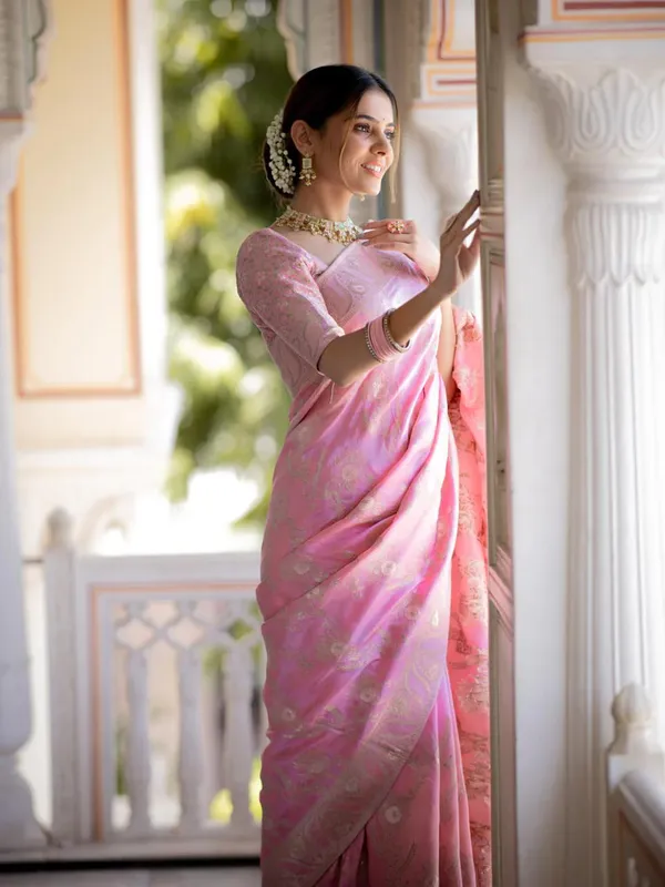 Onion_Pink_Banarasi_Silk_Traditional_Wear_Saree