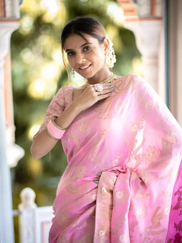 Onion_Pink_Banarasi_Silk_Traditional_Wear_Saree
