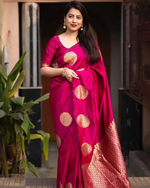 Pink_Banarasi_Silk_Traditional_Wear_Saree