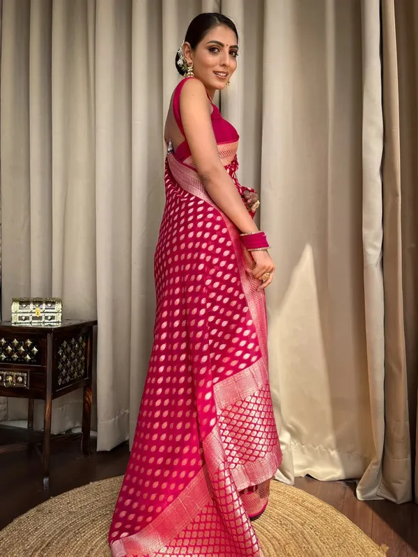 Pink_Banarasi_Silk_Traditional_Wear_Saree