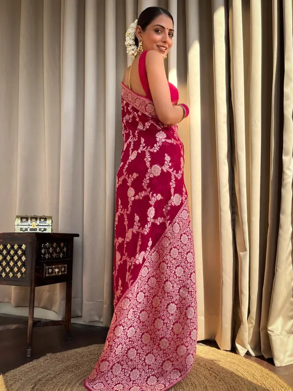 Pink_Banarasi_Silk_Traditional_Wear_Saree
