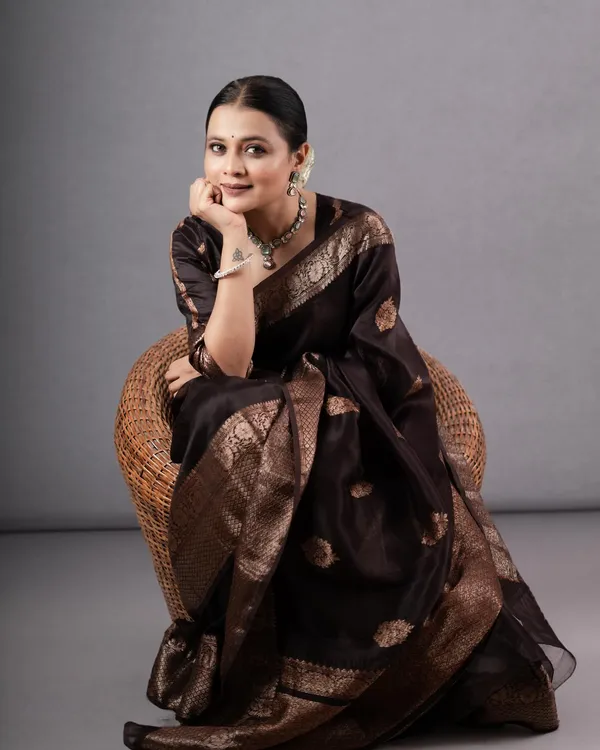 Black_Banarasi_Silk_Traditional_Wear_Saree