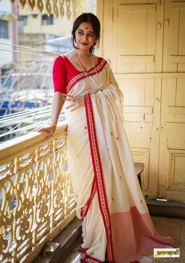 Cream_Banarasi_Silk_Traditional_Wear_Saree