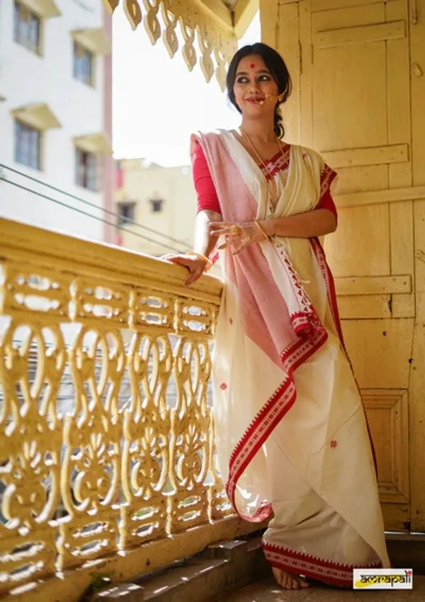 Cream_Banarasi_Silk_Traditional_Wear_Saree