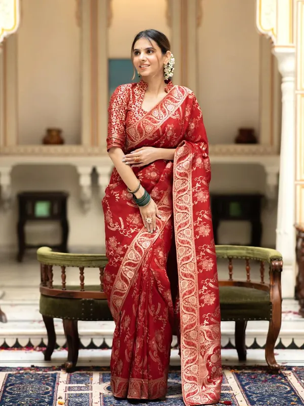 Red_Banarasi_Silk_Traditional_Wear_Saree