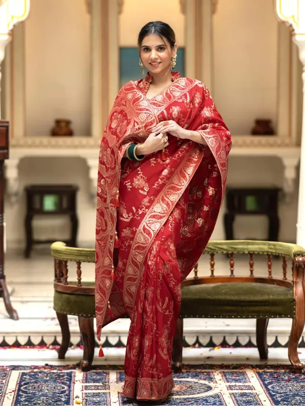Red_Banarasi_Silk_Traditional_Wear_Saree