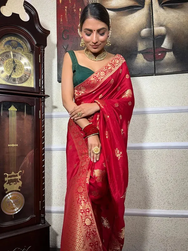 Red_Banarasi_Silk_Traditional_Wear_Saree