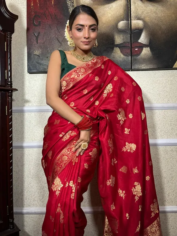 Red_Banarasi_Silk_Traditional_Wear_Saree