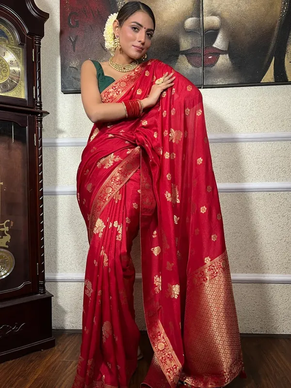 Red_Banarasi_Silk_Traditional_Wear_Saree