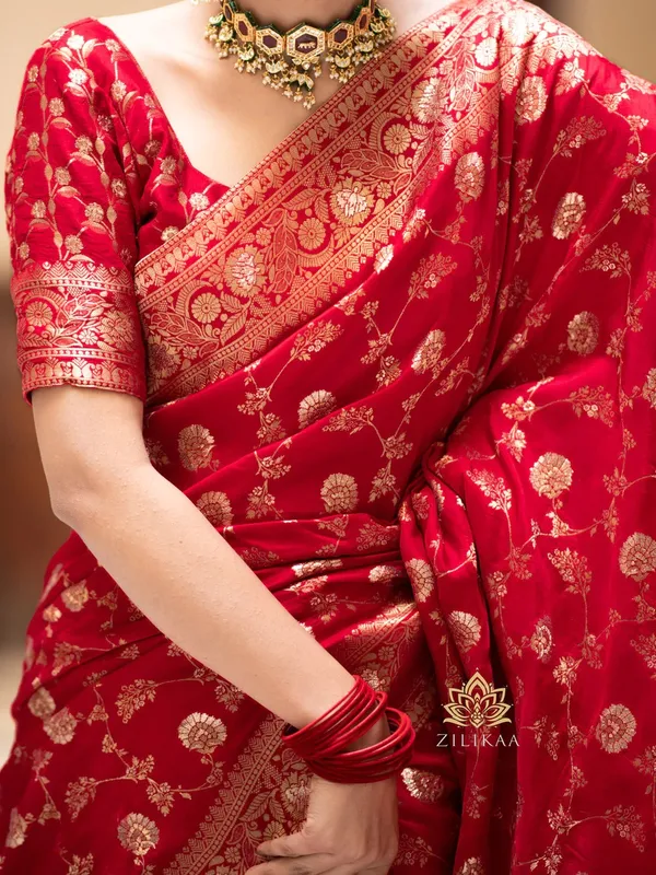 Red_Banarasi_Silk_Traditional_Wear_Saree