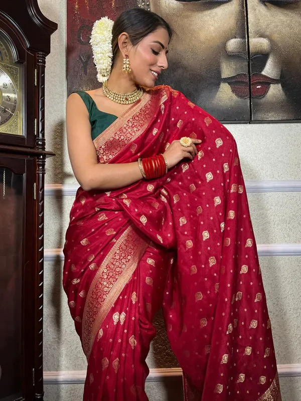 Red_Banarasi_Silk_Traditional_Wear_Saree
