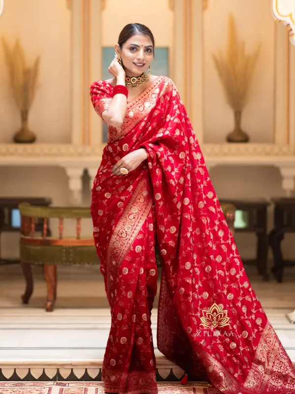 Red_Banarasi_Silk_Traditional_Wear_Saree