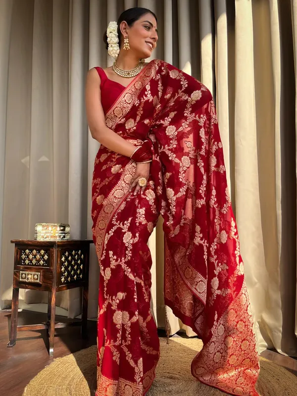 Red_Banarasi_Silk_Traditional_Wear_Saree