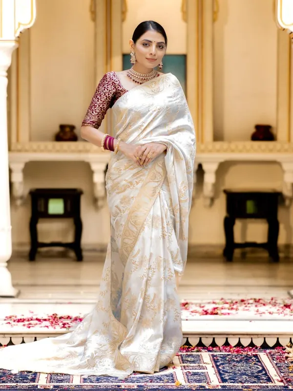 White_Banarasi_Silk_Traditional_Wear_Saree
